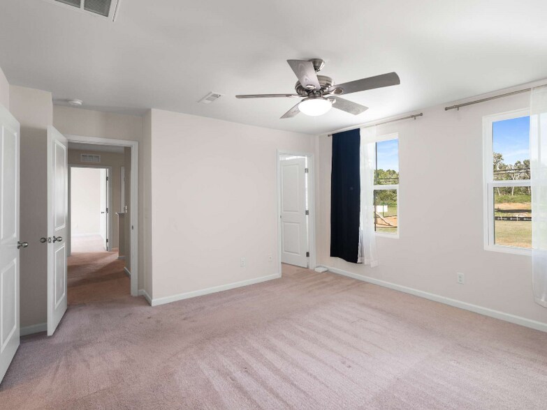 Building Photo - 1716 Quail Run Wy