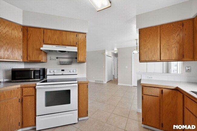 Building Photo - 4448 Lake Mead Dr