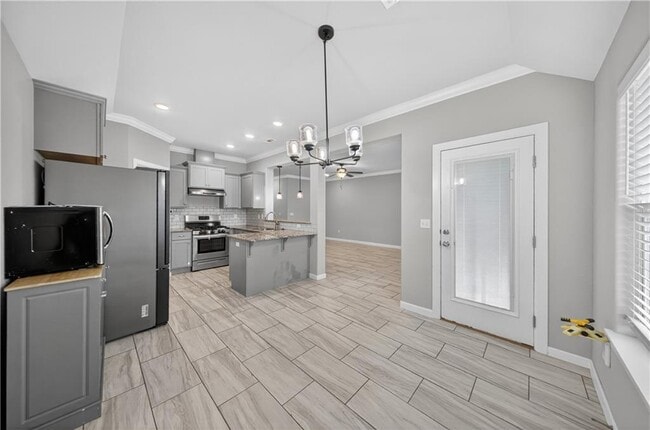 Building Photo - 440 Willow Dr