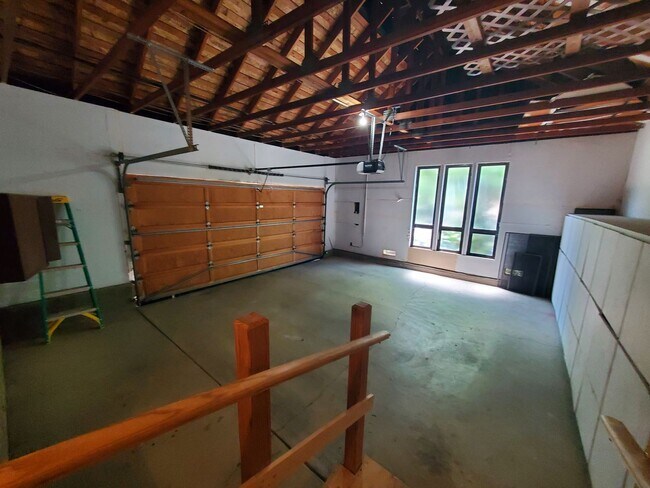 Building Photo - 3113 Lippizaner Ln