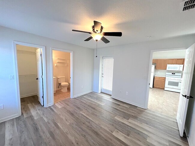 Building Photo - 20 Plateau Ln