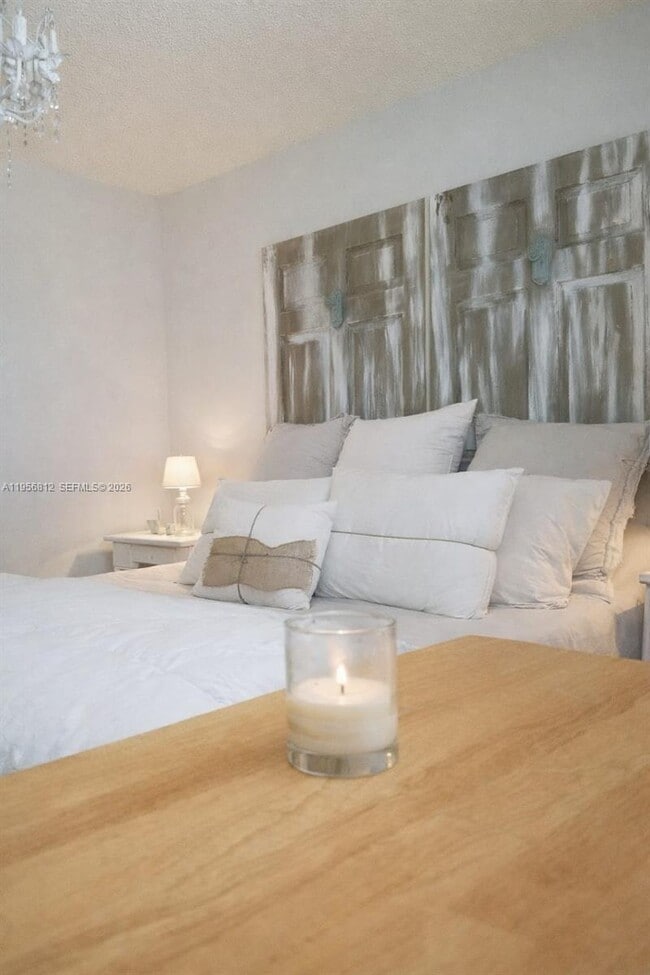 Building Photo - 15761 SW 137th Ave