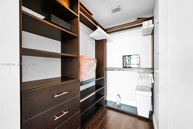 Building Photo - 3451 NE 1st Ave