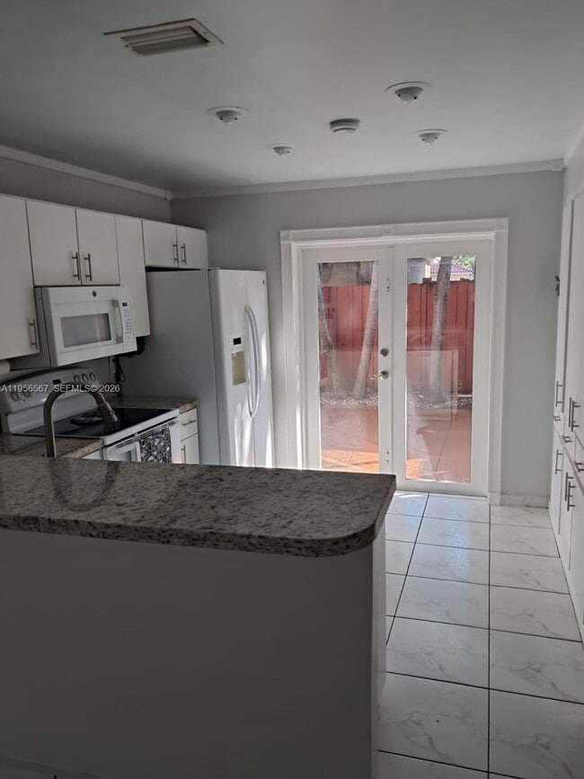 Building Photo - 229 NW 85th Ct