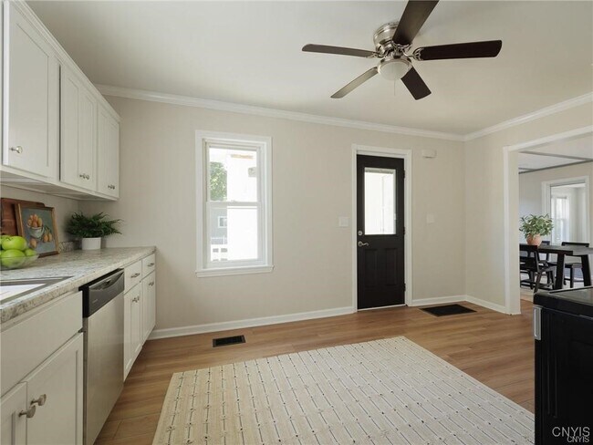 Building Photo - 435 S Hamilton St