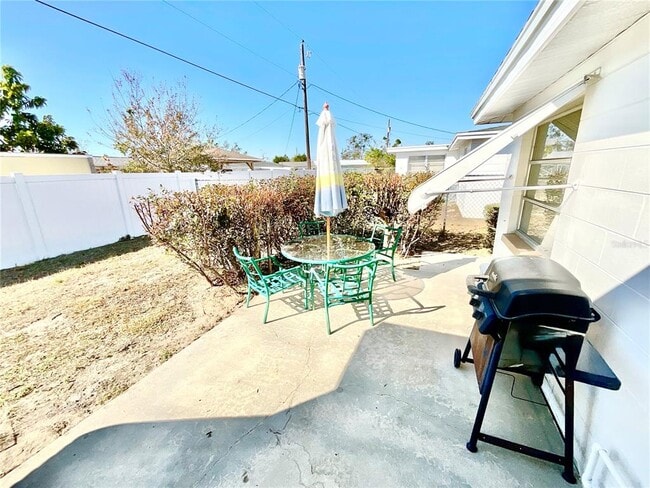 Building Photo - 1541 Alert St