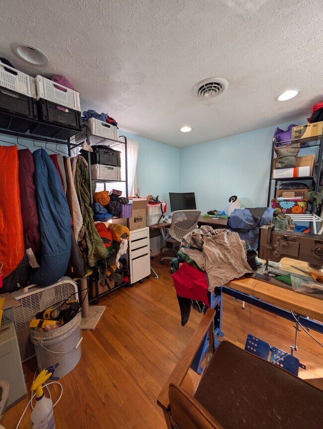 Building Photo - 705 Progress St NE