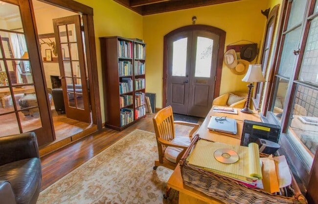 Building Photo - Beautiful Southside Los Banos Rental
