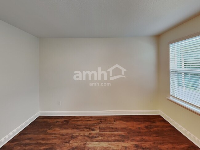 Building Photo - 2800 Ponds Trl