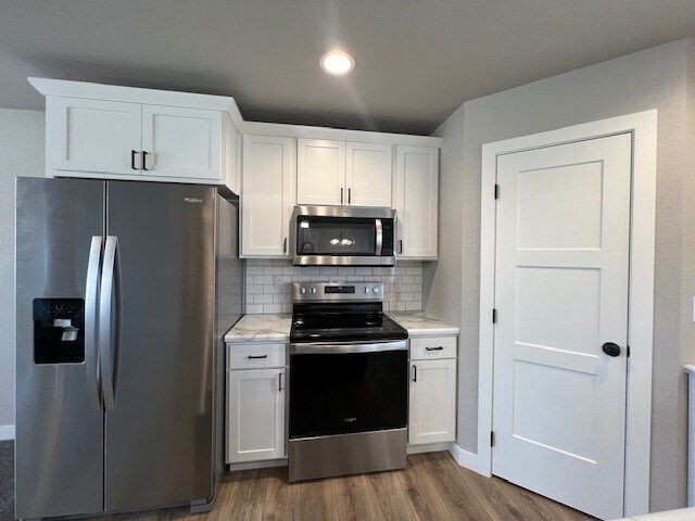 Building Photo - 671 Eagle Ct