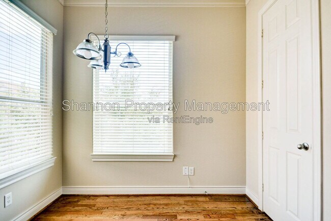 Building Photo - 2731 Sherwin St