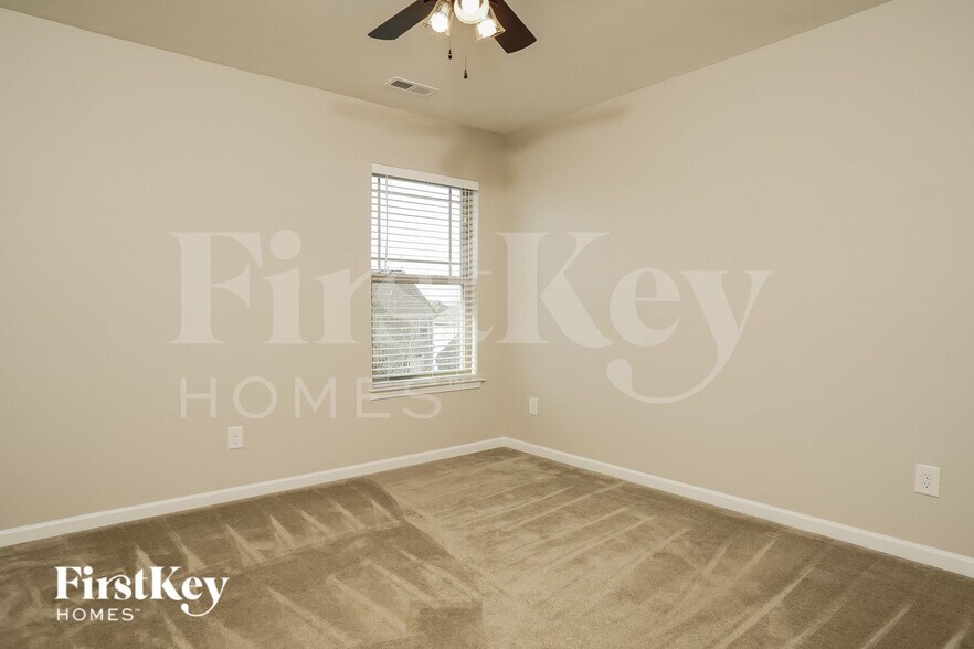 Building Photo - 2456 Bearded Iris Ln