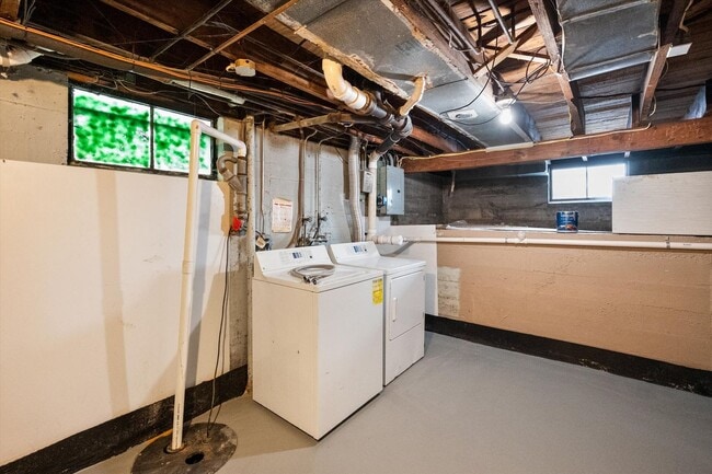 Building Photo - Charming Updated Home in the Heart of Jeffersontown