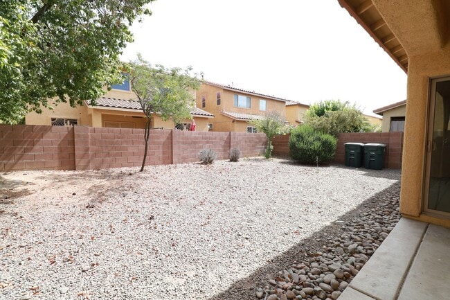 Building Photo - Great Location! 3Bed 2Bath House