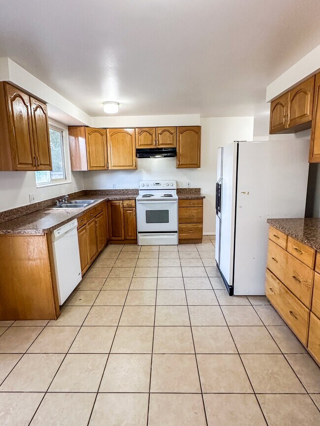 Building Photo - 5333 Peachwood Cir