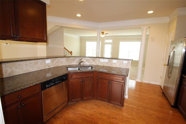 Building Photo - 10752 Camarilla Ct