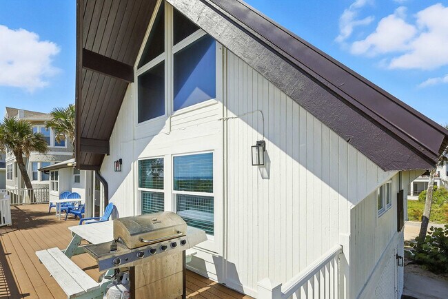 Building Photo - 62 Ocean St