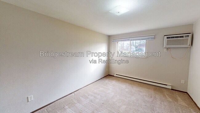 Building Photo - 75 N Gebhart Church Rd