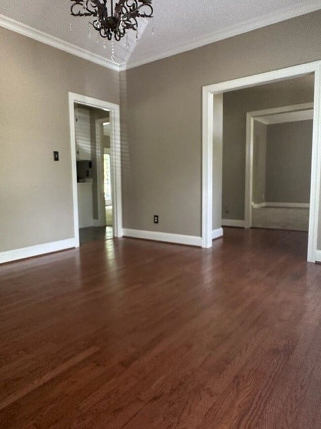 Building Photo - Maplewood