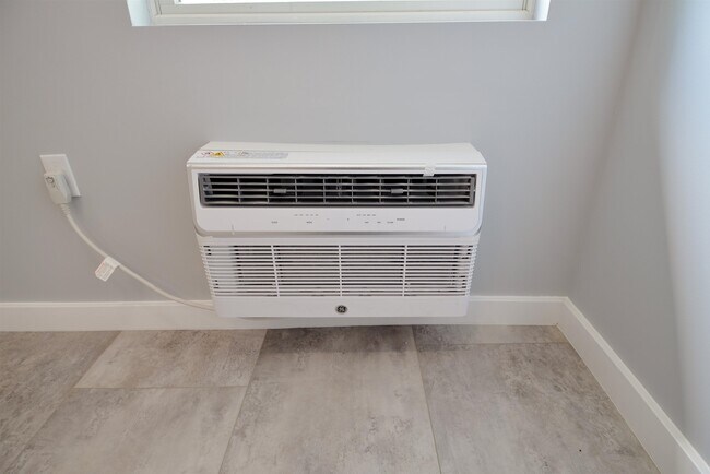 Building Photo - 82-84 E 31ST St