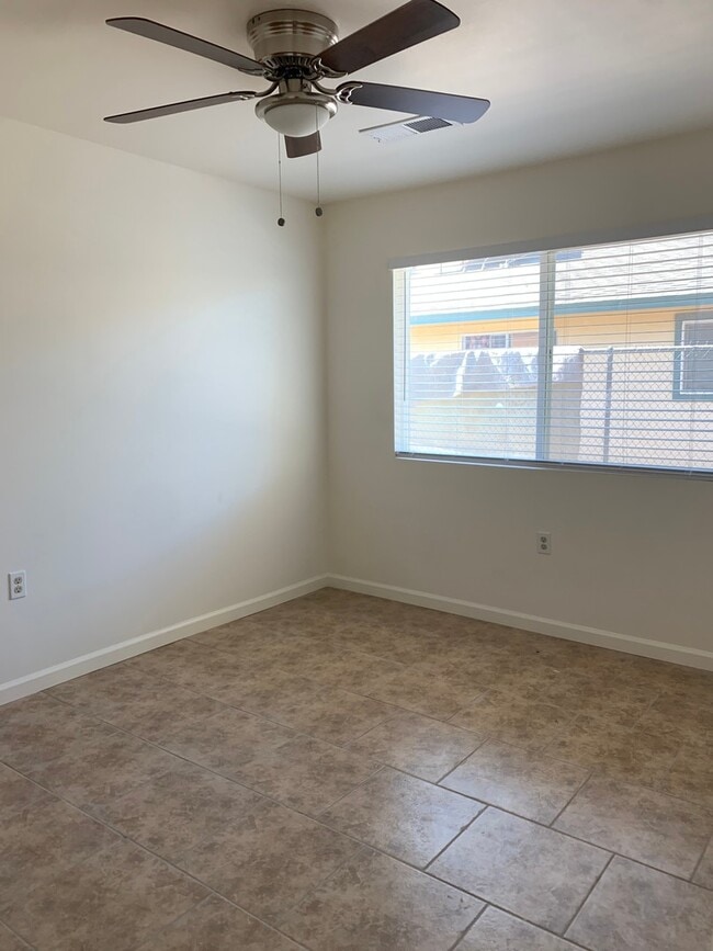 Building Photo - 2509