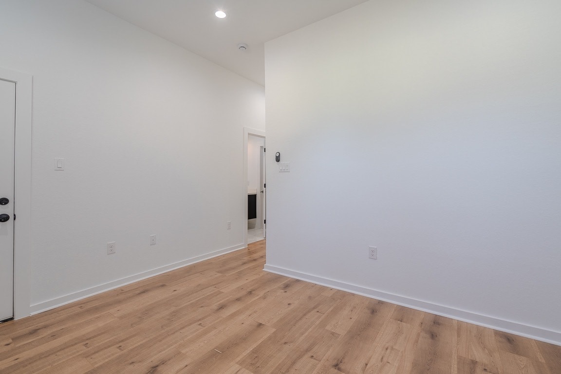 Building Photo - 5029 Van Fleet St