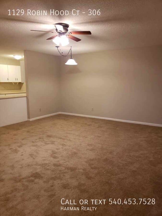 Building Photo - 1129 Robin Hood Ct