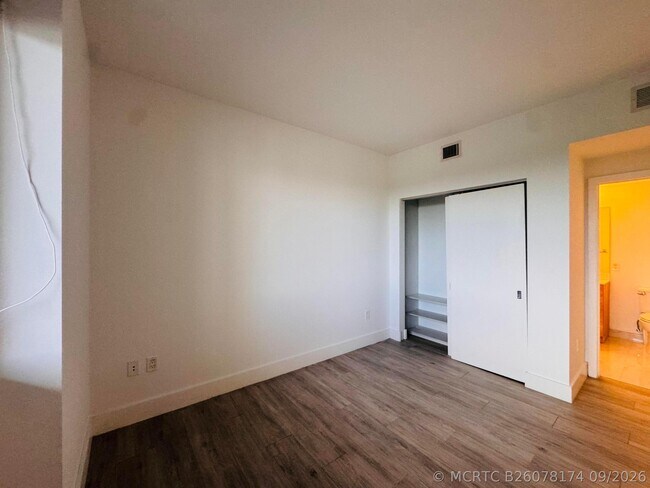 Building Photo - 16385 Biscayne Blvd