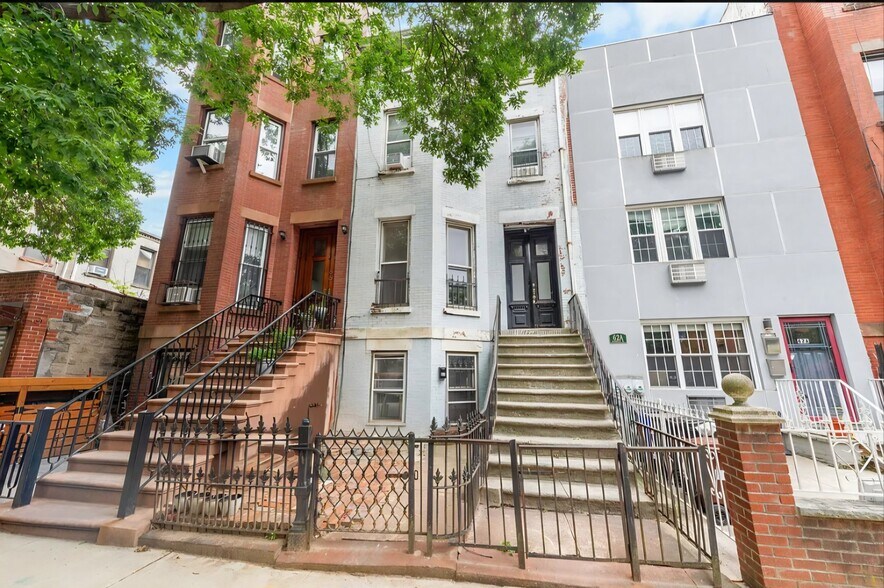Building Photo - 64 Bainbridge St.