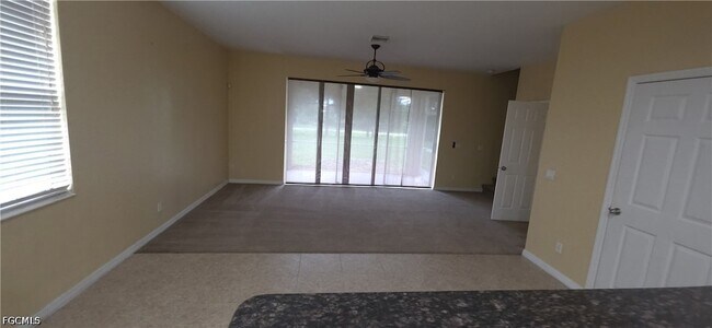 Building Photo - 391 Shadow Lakes Dr