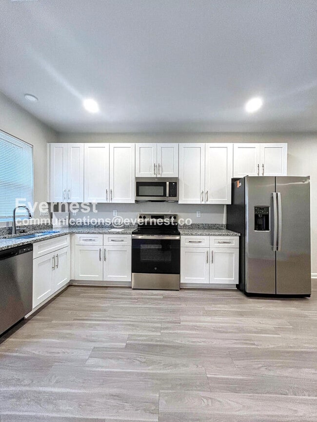 Building Photo - 310 N Correll St