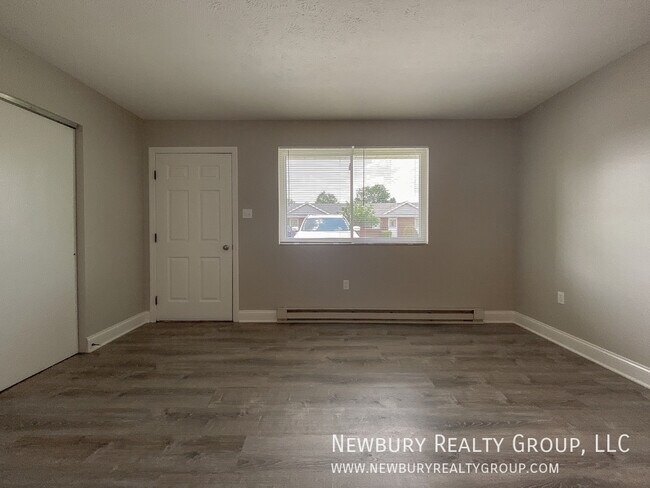 Building Photo - 29 Sunbury Estates