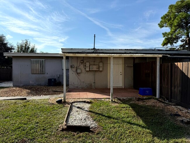 Building Photo - 4715 Weymouth St