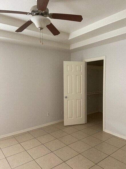 Building Photo - 3110 E Diamondhead Ave