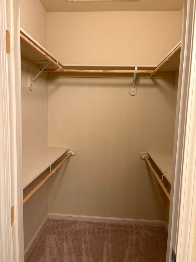 Building Photo - Modern Comfort in West Sacramento – 2 Bed,...