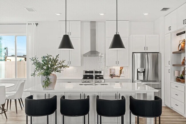 Building Photo - COLLEGE PARK EXECUTIVE HOME