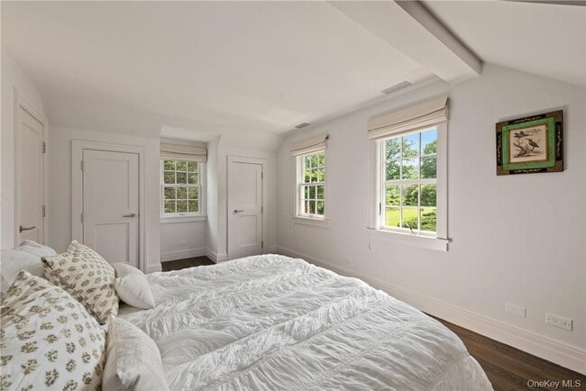 Building Photo - 40 Old Post Rd