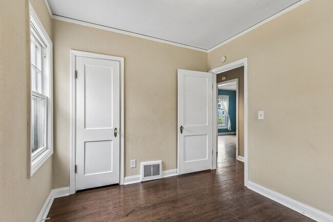 Building Photo - 3620 N 61st St
