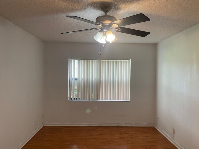 Building Photo - 8290 Lake Dr