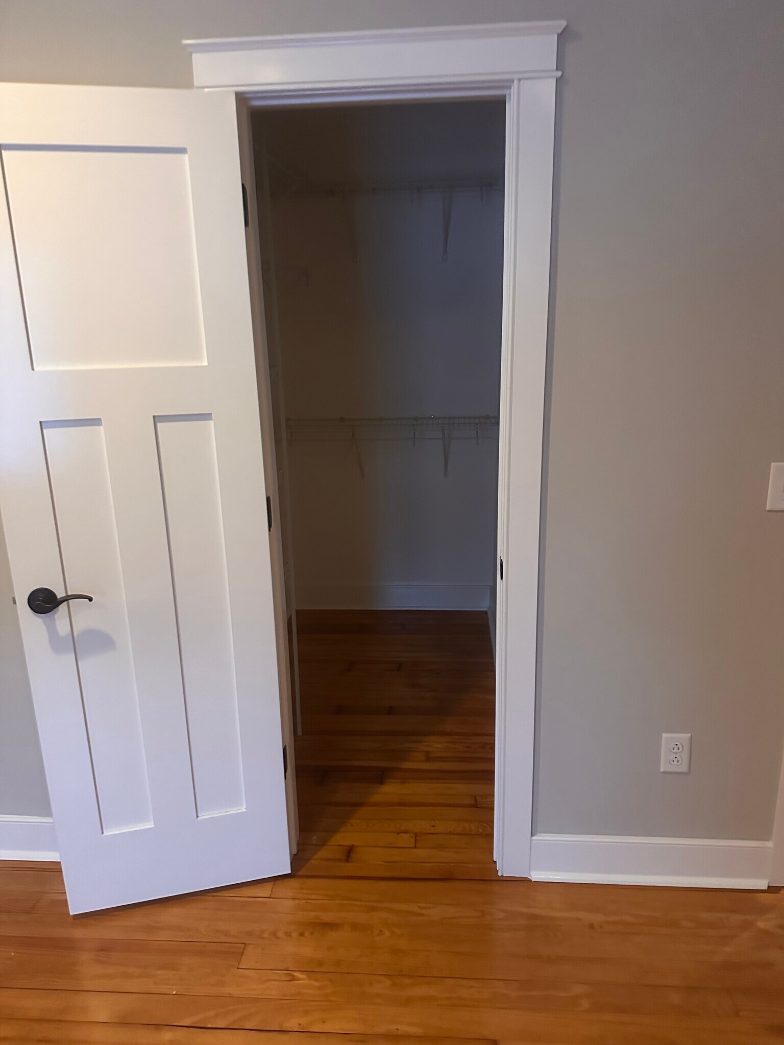 Building Photo - 135 Maple Ave