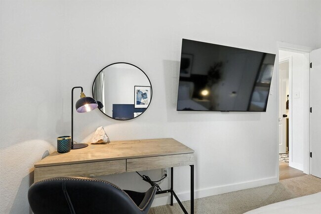 Building Photo - 11911 Rocky Point Dr