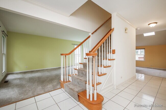 Building Photo - 2755 Newport Dr