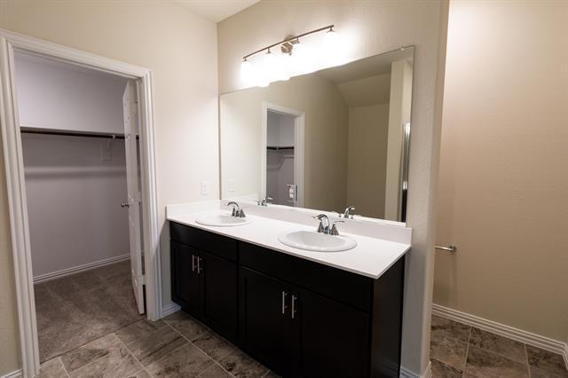 Building Photo - 572 Ruthye Ln