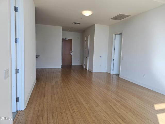 Building Photo - 3223 W 6th St