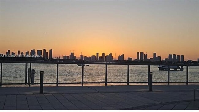 Building Photo - 1000 West Ave