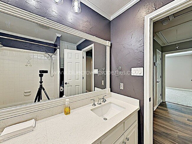 Building Photo - 2137 Barberry Dr