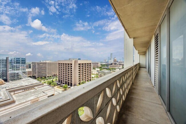 Building Photo - 1801 Lavaca St