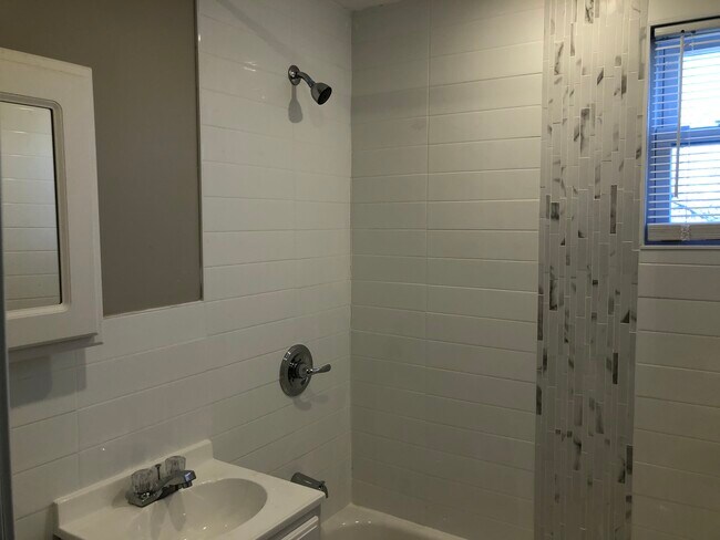 Building Photo - 96 Seaview Ave