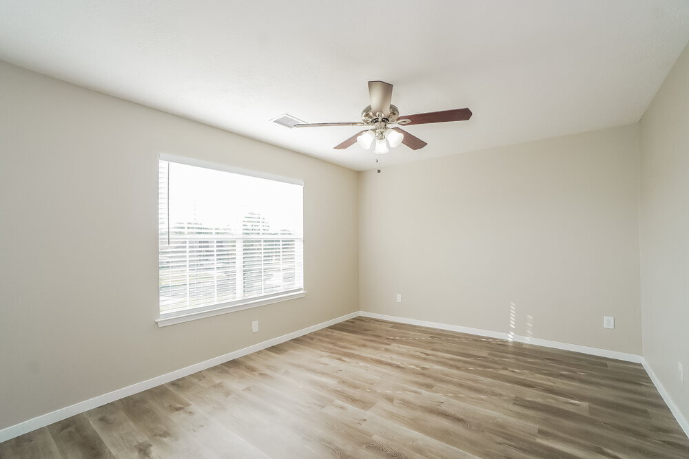 Building Photo - 21902 Willow Shadows Dr