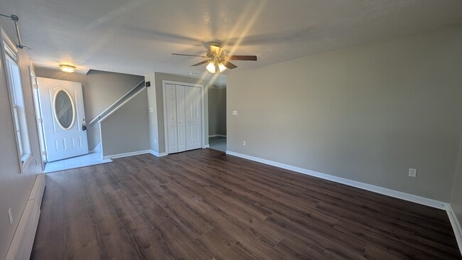 Livingroom w/new LVP floors - 90A Loxwood St